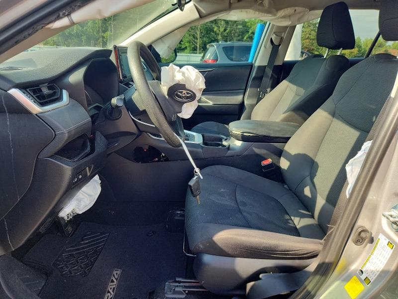 2019 TOYOTA RAV4 LE 7
