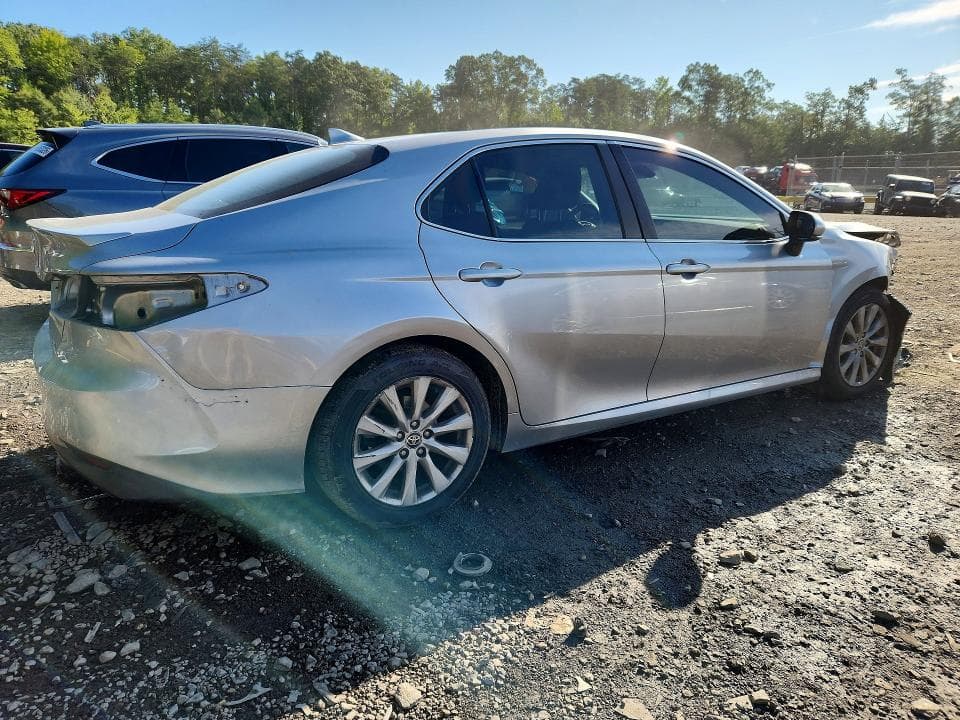 2020 TOYOTA CAMRY LE 3