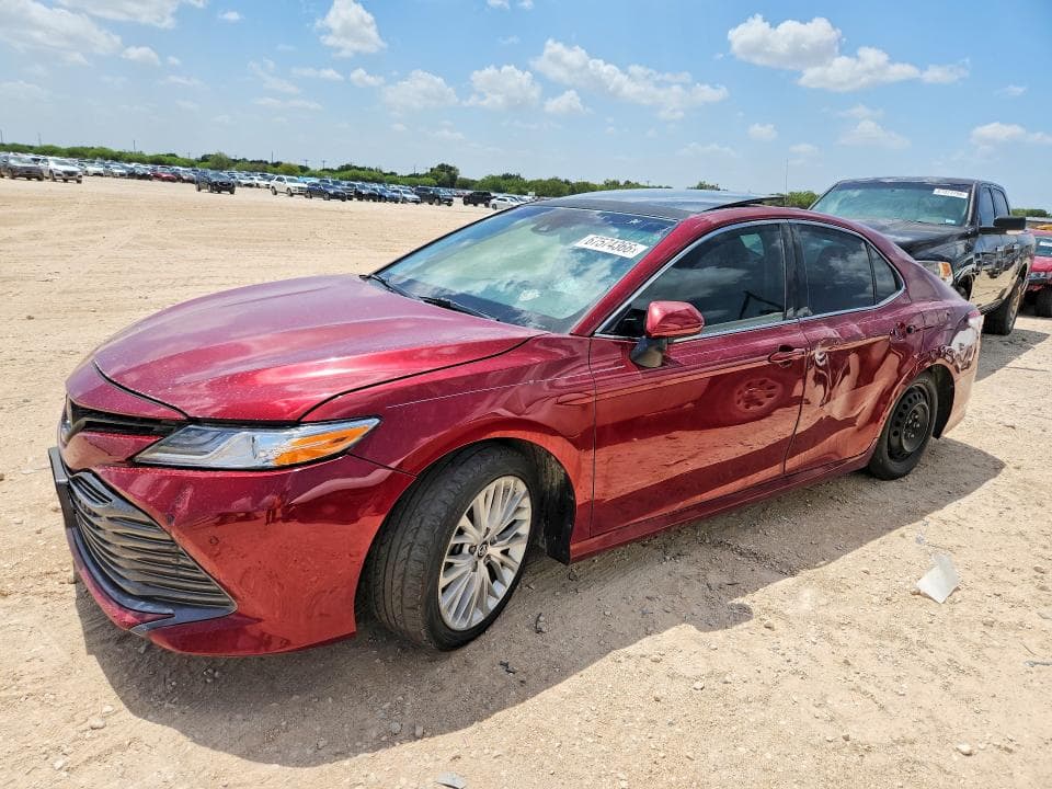 2018 TOYOTA CAMRY XLE - 1