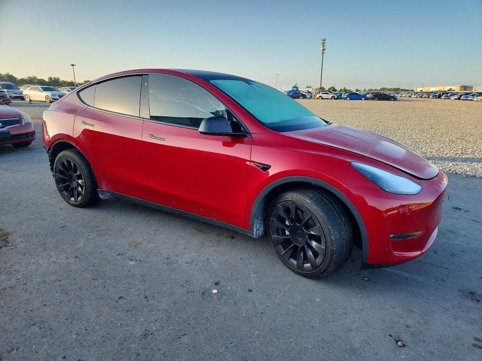 2023 TESLA MODEL Y 4