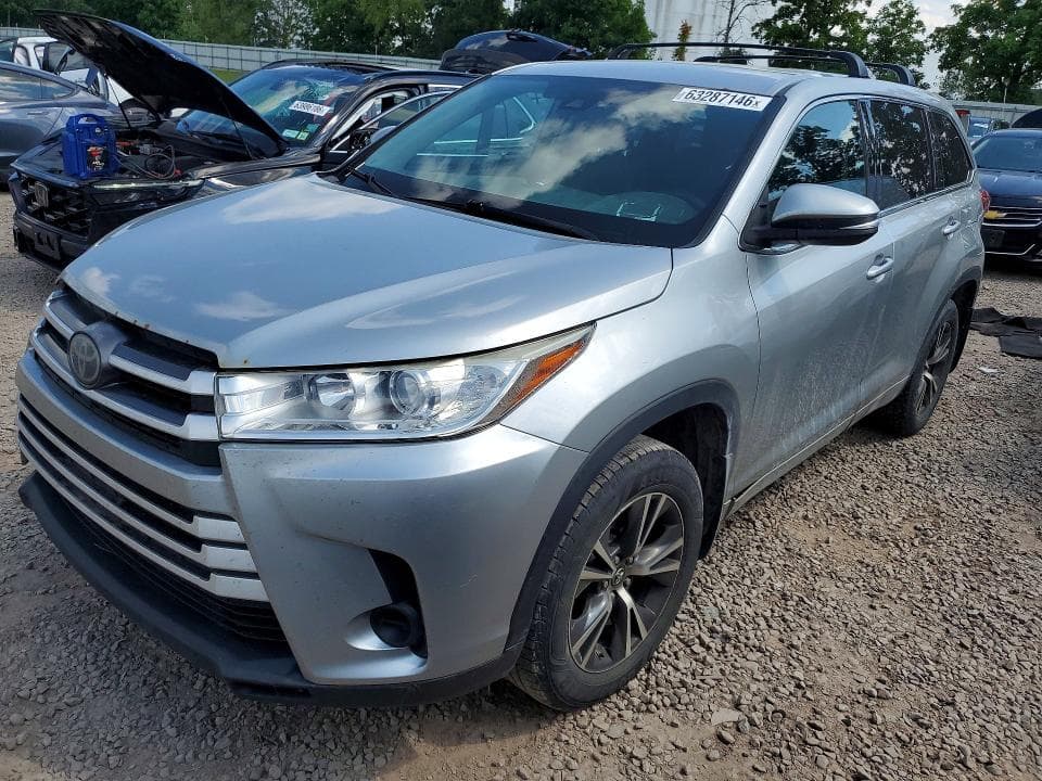 2017 TOYOTA HIGHLANDER LE - 1