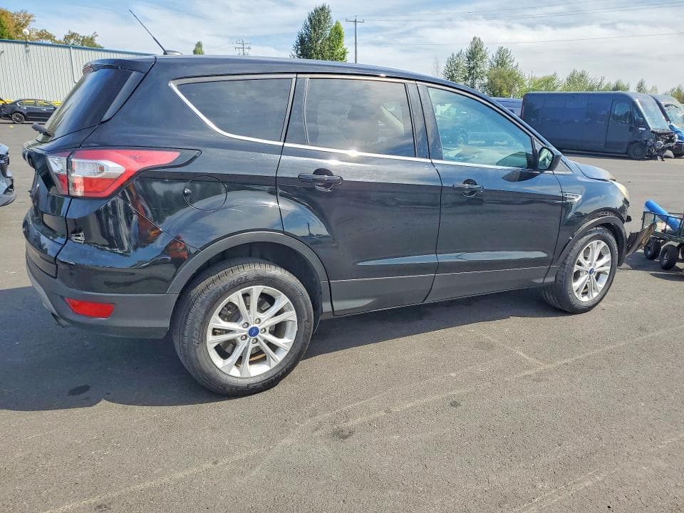 2017 FORD ESCAPE SE 3