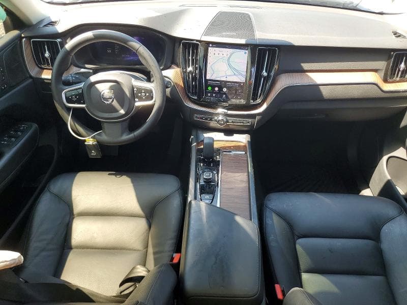 2023 VOLVO XC60 PLUS 8