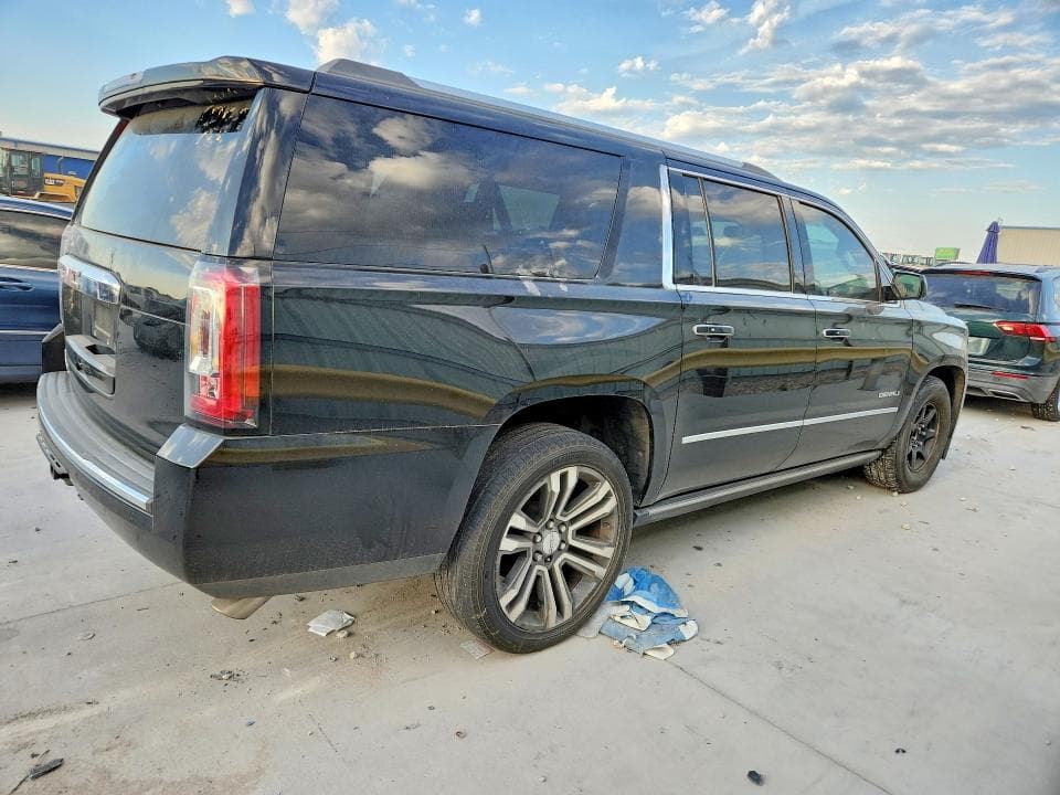 2017 GMC YUKON XL DENALI 3