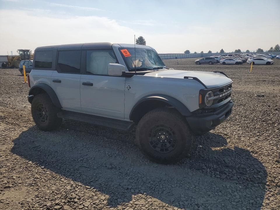 2026 FORD BRONCO OUTER BANKS 4