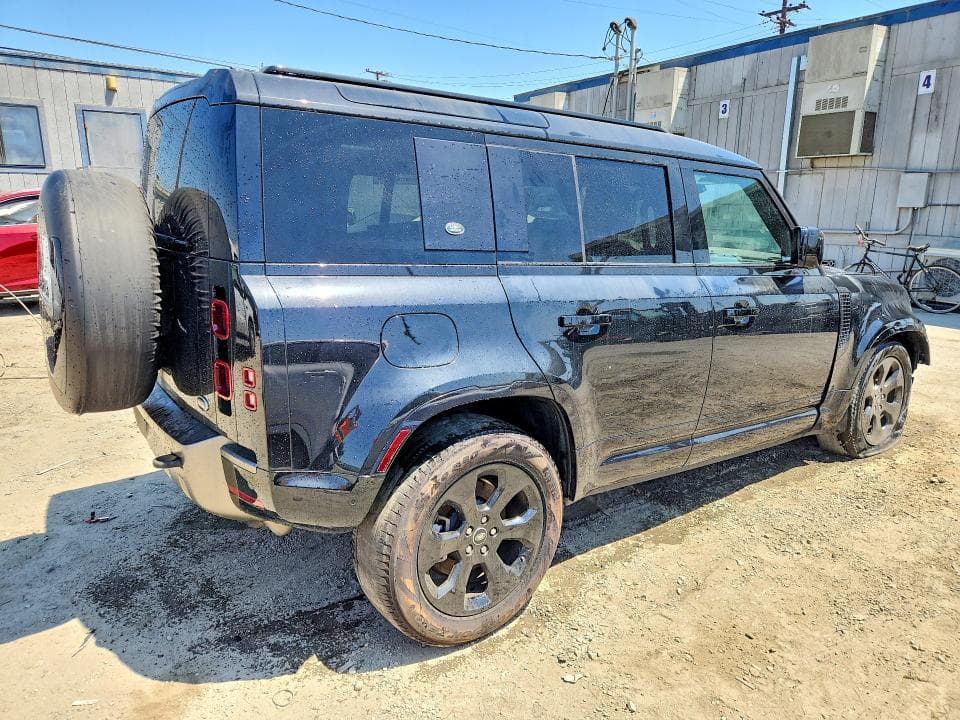 2021 LAND ROVER DEFENDER 110 X-DYNAMIC HSE 3