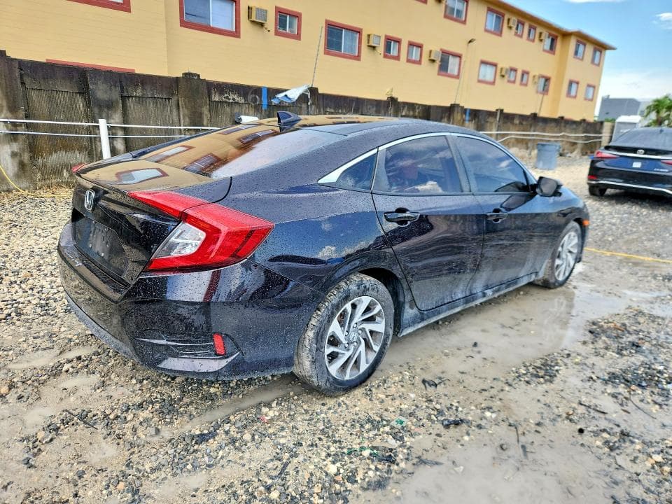 2017 HONDA CIVIC EX 3