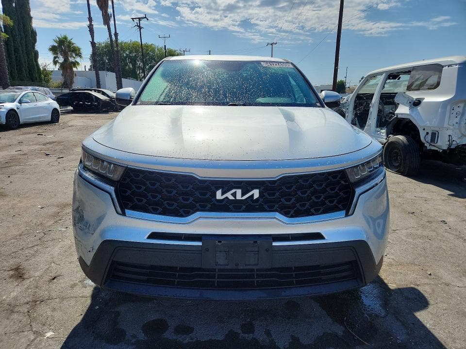 2022 KIA SORENTO LX 5