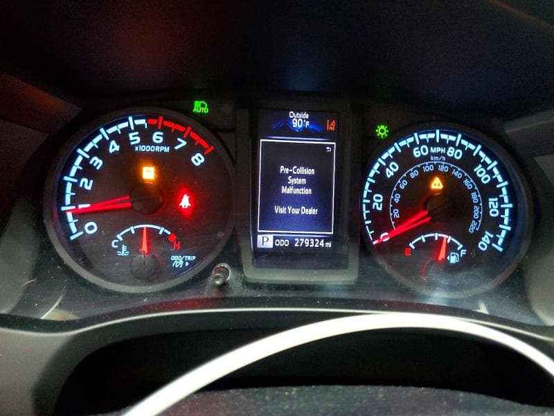 2018 TOYOTA TACOMA SR 9