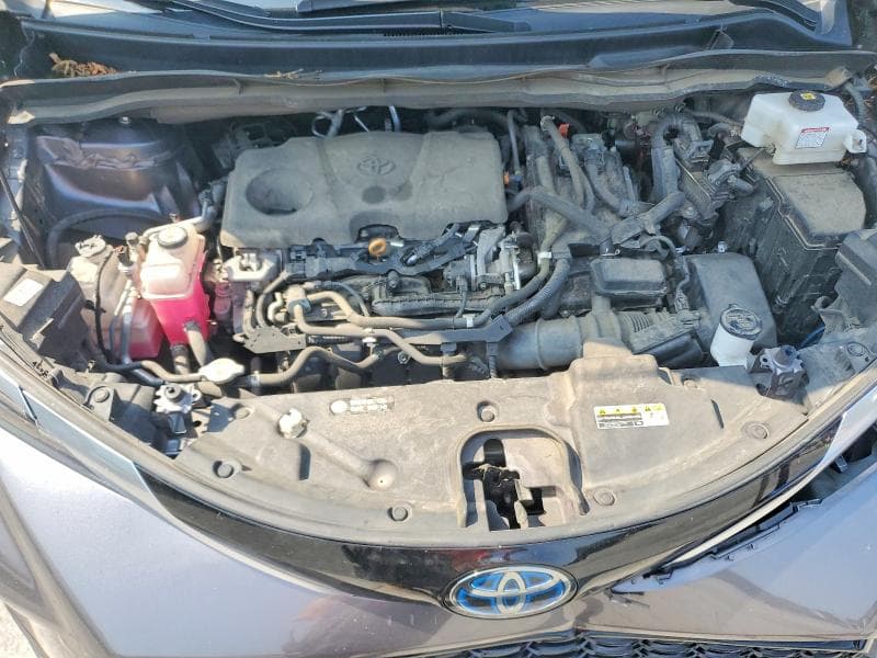 2021 TOYOTA SIENNA XSE 12