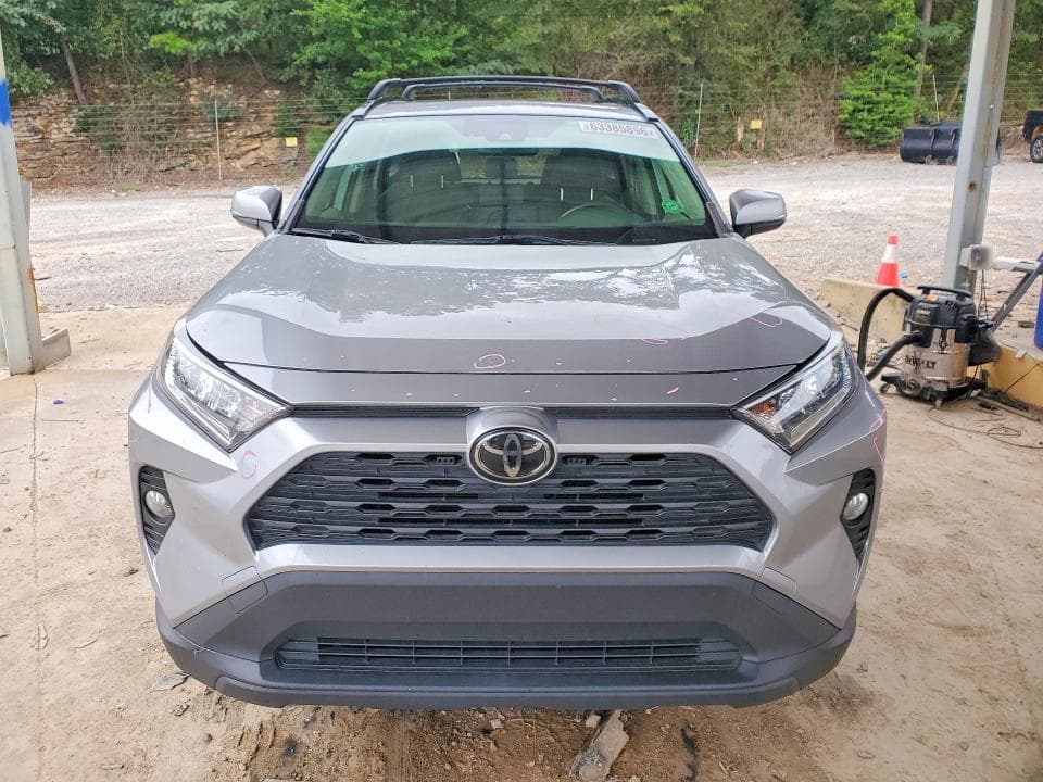 2020 TOYOTA RAV4 XLE 5