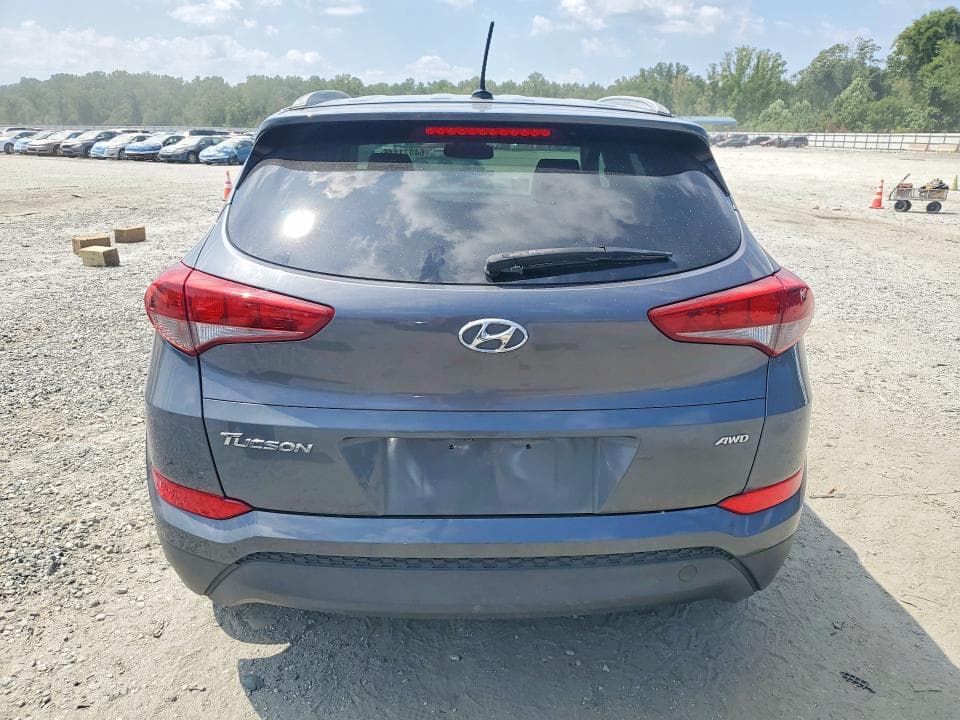 2017 HYUNDAI TUCSON SE 6