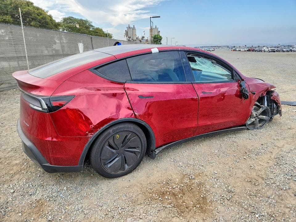 2026 TESLA MODEL  Y 3