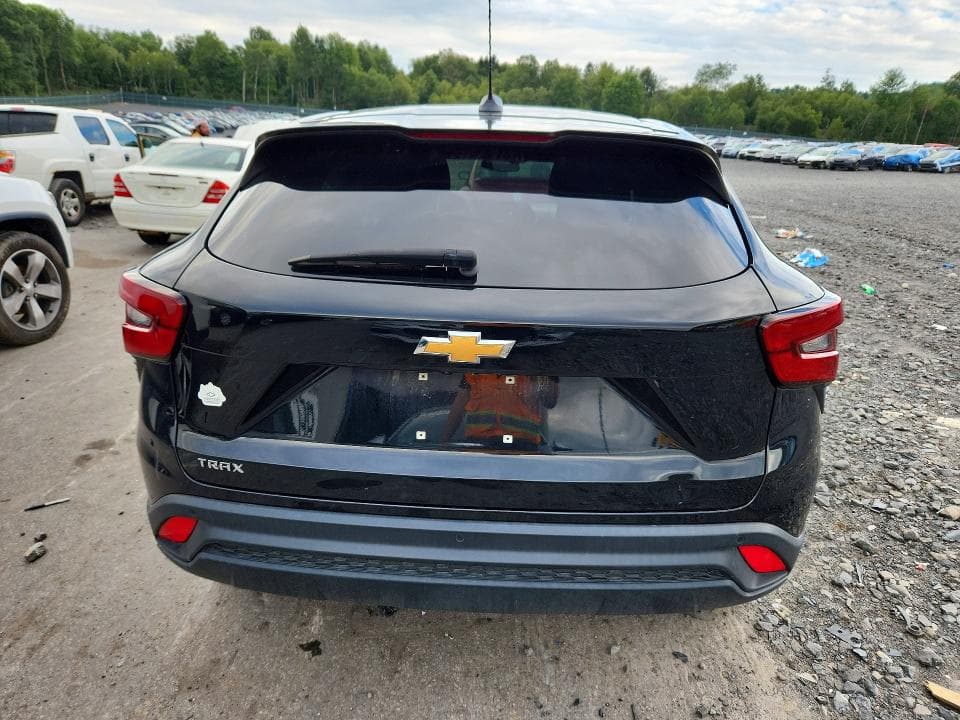 2025 CHEVROLET TRAX LS 6