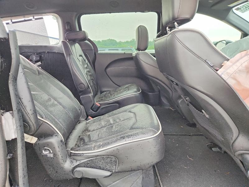 2025 CHRYSLER PACIFICA LIMITED 11