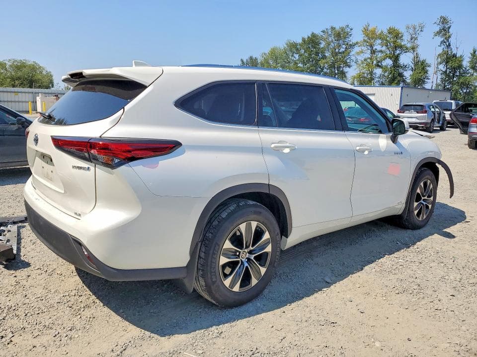 2021 TOYOTA HIGHLANDER HYBRID XLE 3