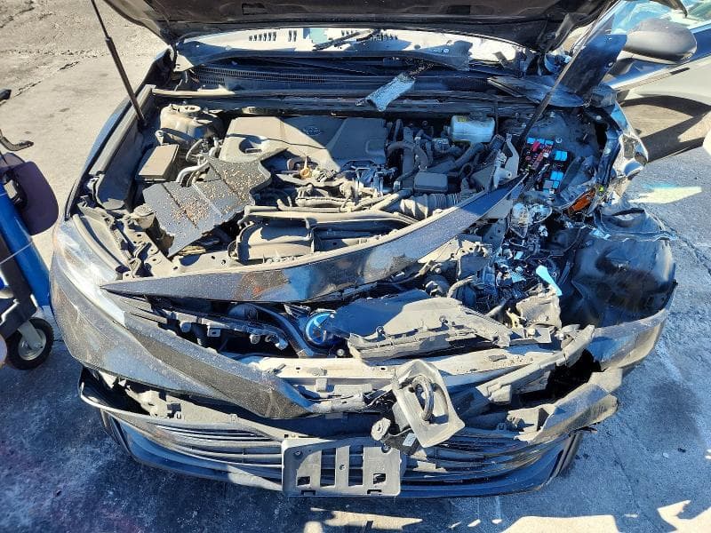 2018 TOYOTA CAMRY LE 11