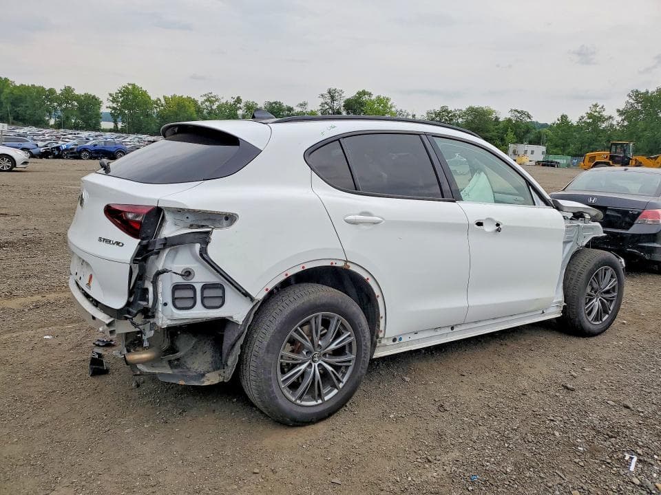 2023 ALFA ROMEO STELVIO SPRINT 3