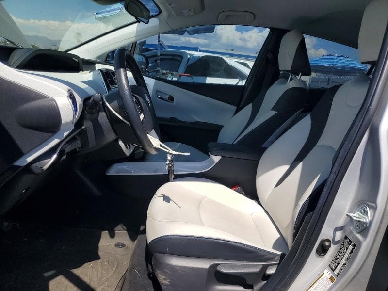 2017 TOYOTA PRIUS THREE TOURING 7
