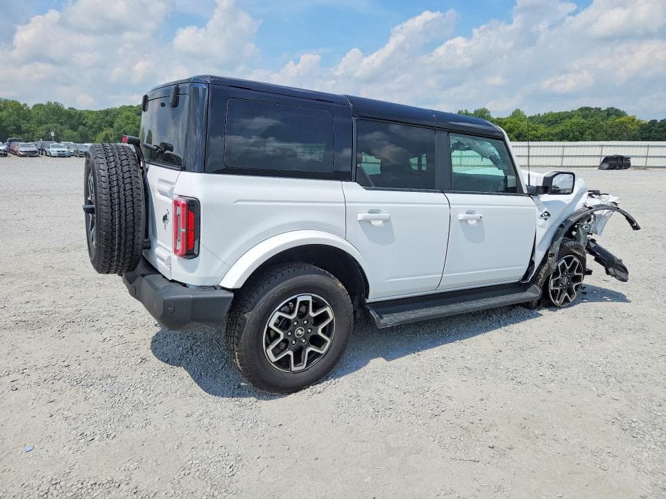 2025 FORD BRONCO OUTER BANKS 3