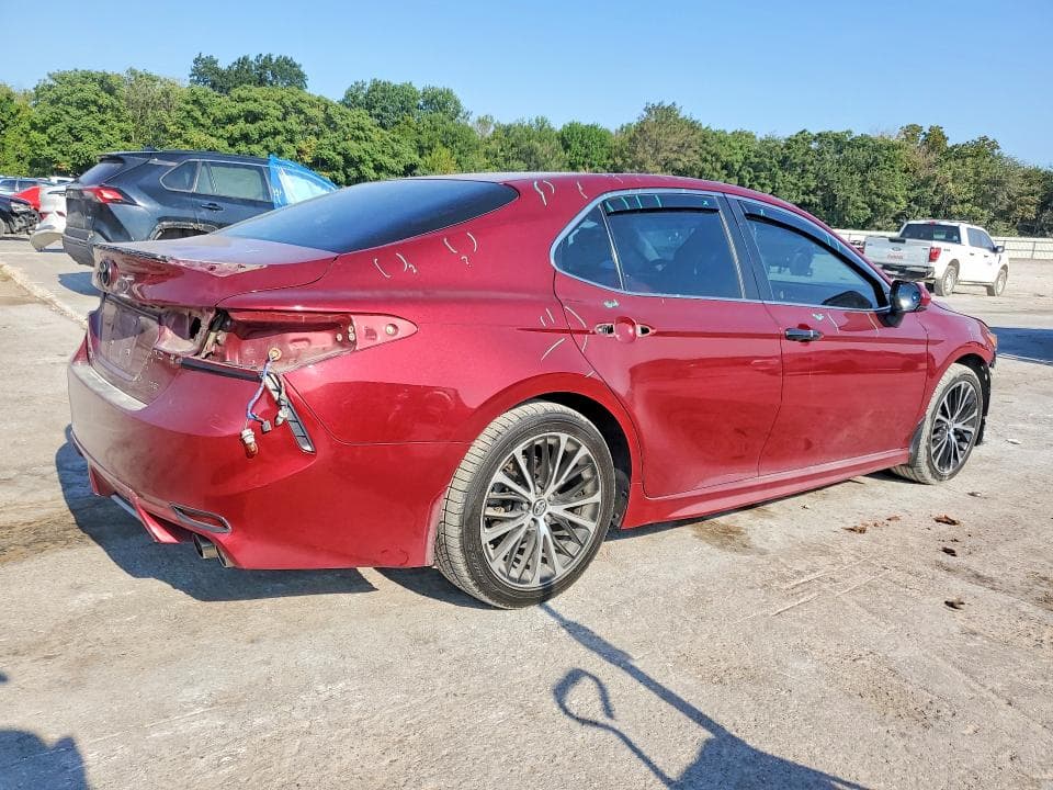 2018 TOYOTA CAMRY SE 3