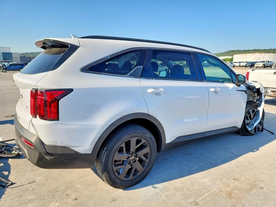 2021 KIA SORENTO S 3