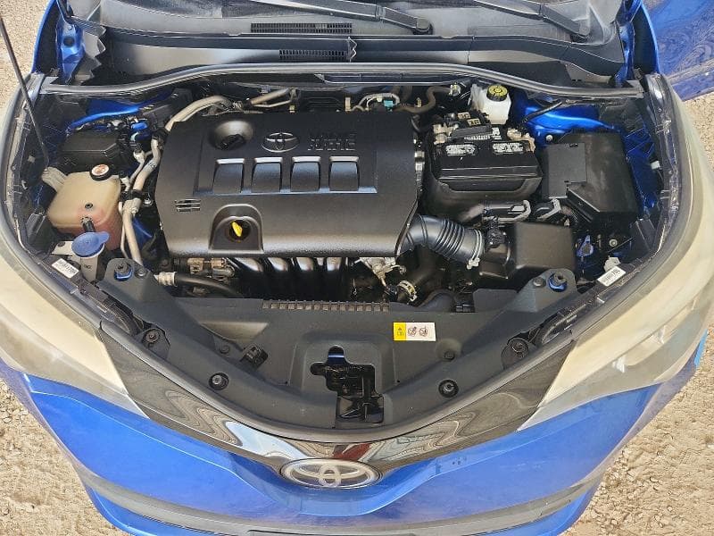 2020 TOYOTA C-HR XLE 12