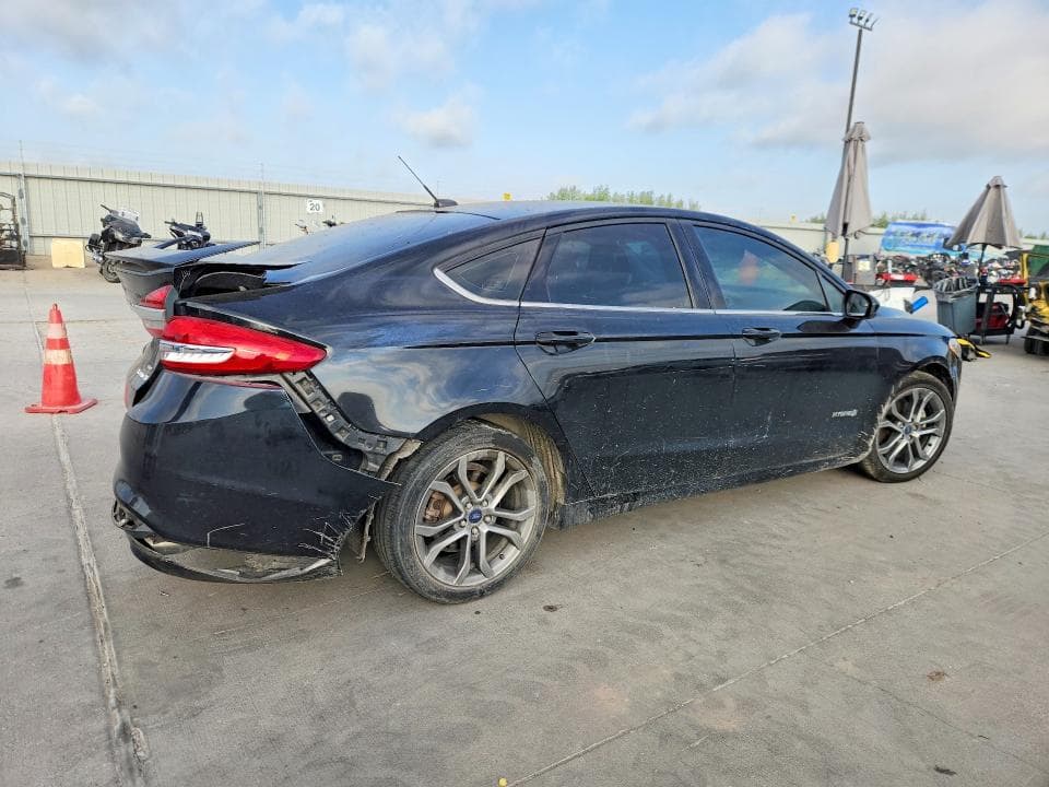 2017 FORD FUSION SE HYBRID 3