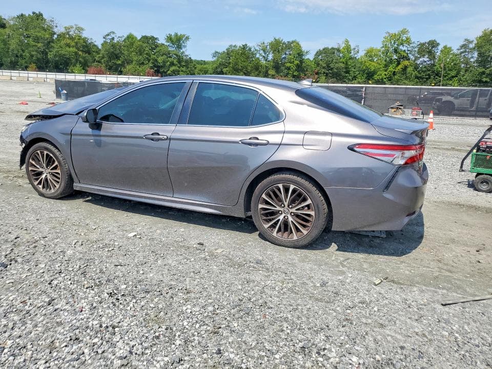 2019 TOYOTA CAMRY SE 2