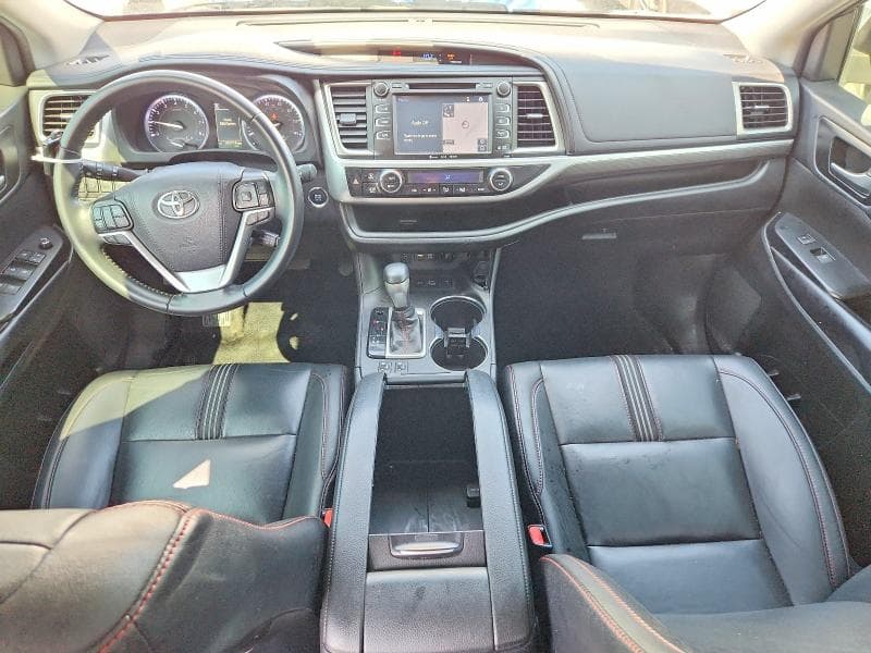 2019 TOYOTA HIGHLANDER SE 8