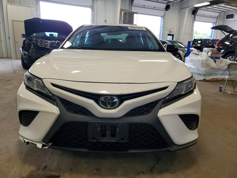 2019 TOYOTA CAMRY SE 5