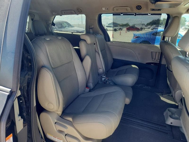 2017 TOYOTA SIENNA XLE 8-PASSENGER 11