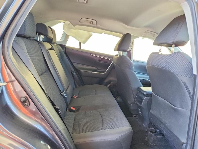 2020 TOYOTA RAV4 LE 11