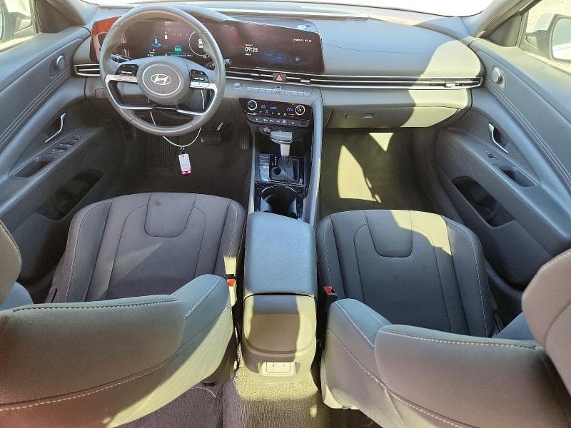 2024 HYUNDAI ELANTRA SEL 8