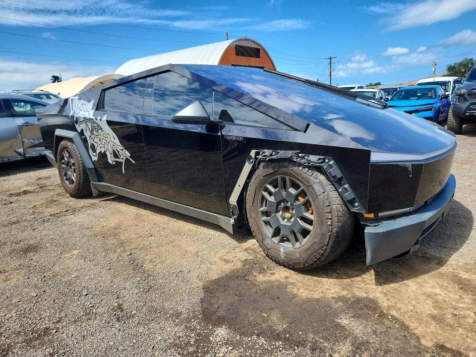 2024 TESLA CYBERTRUCK 4