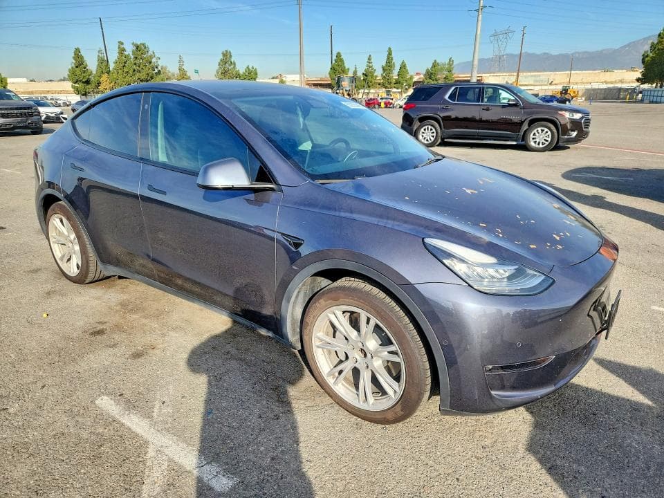 2022 TESLA MODEL Y 4