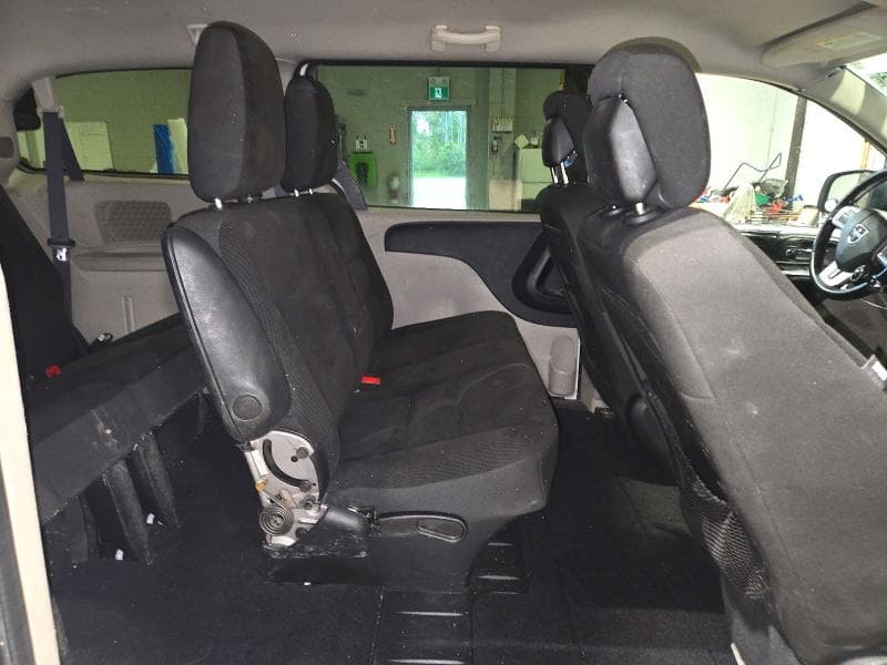 2017 DODGE GRAND CARAVAN SE 11