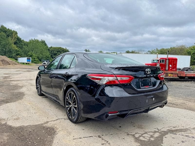 2018 TOYOTA CAMRY SE 3