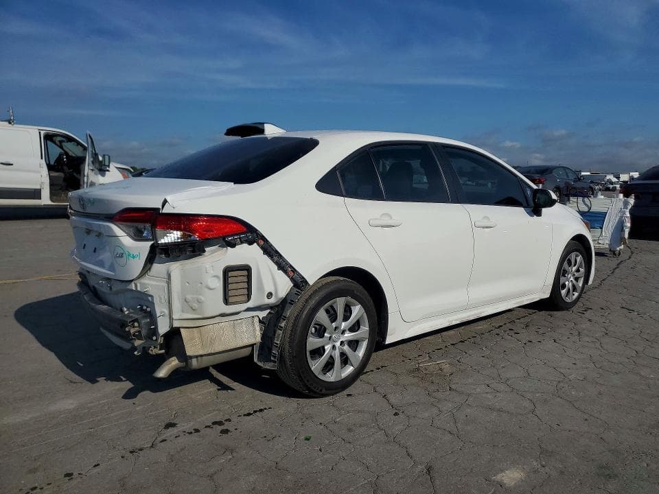 2024 TOYOTA COROLLA LE 3