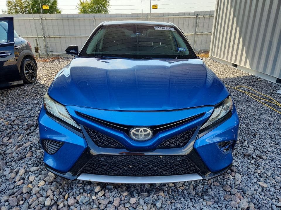2018 TOYOTA CAMRY XSE 5