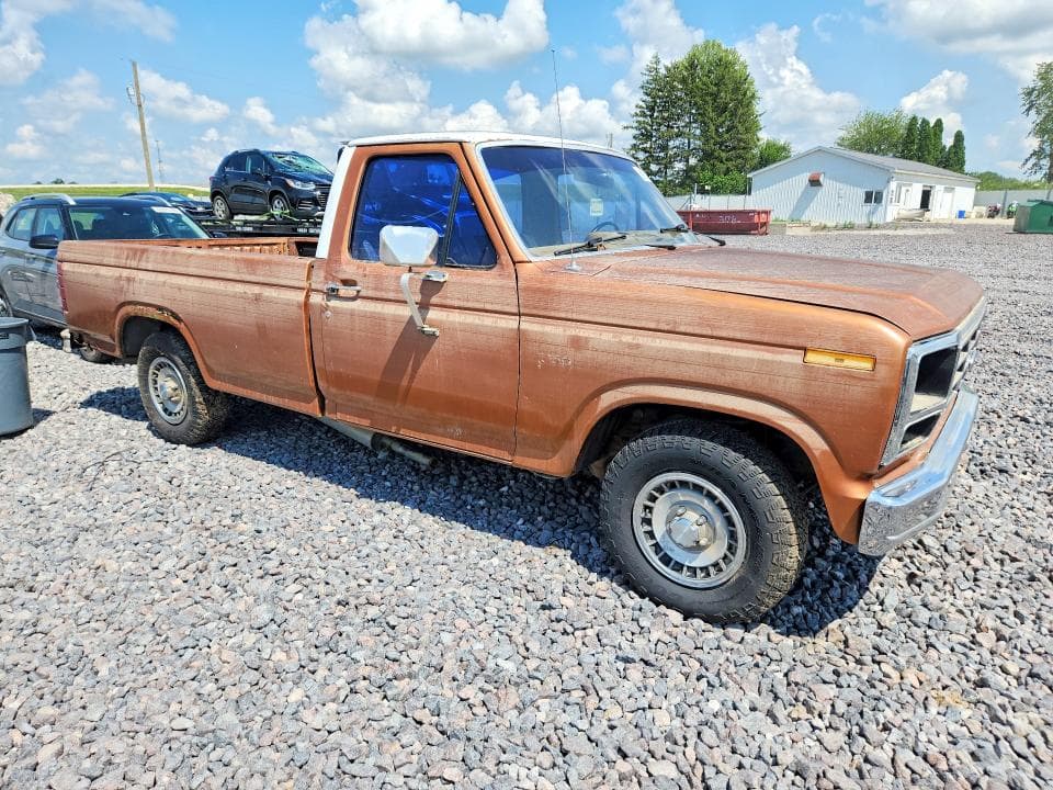1982 FORD F150 4