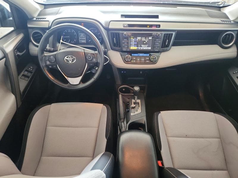 2017 TOYOTA RAV4 XLE 8