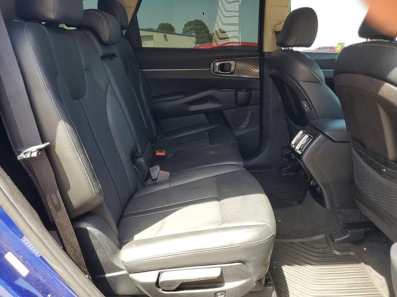 2021 KIA SORENTO S 11
