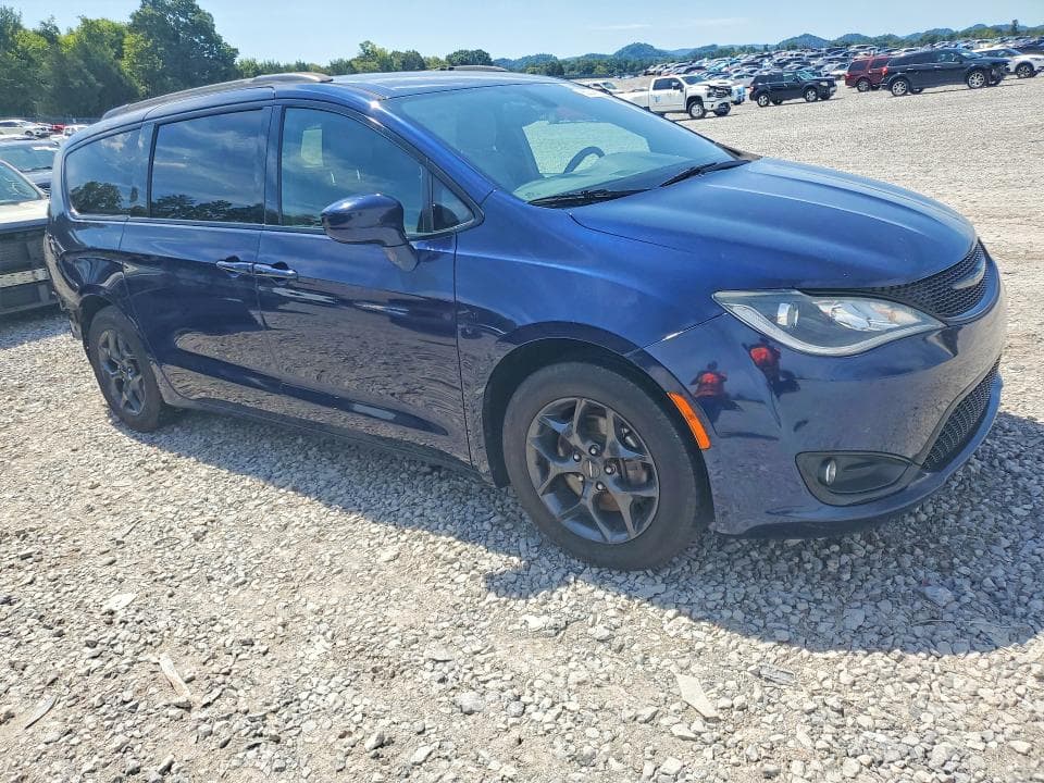 2018 CHRYSLER PACIFICA TOURING L 4