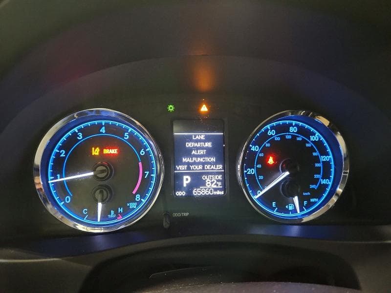 2018 TOYOTA COROLLA LE 9