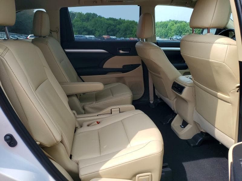 2019 TOYOTA HIGHLANDER XLE 11