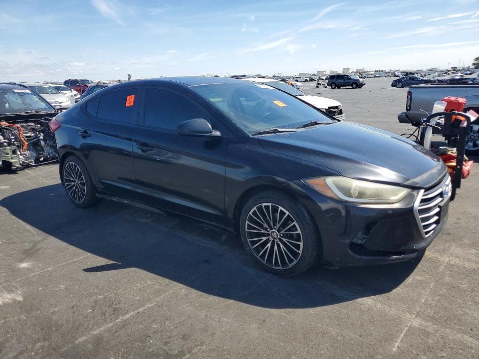 2017 HYUNDAI ELANTRA SE 4