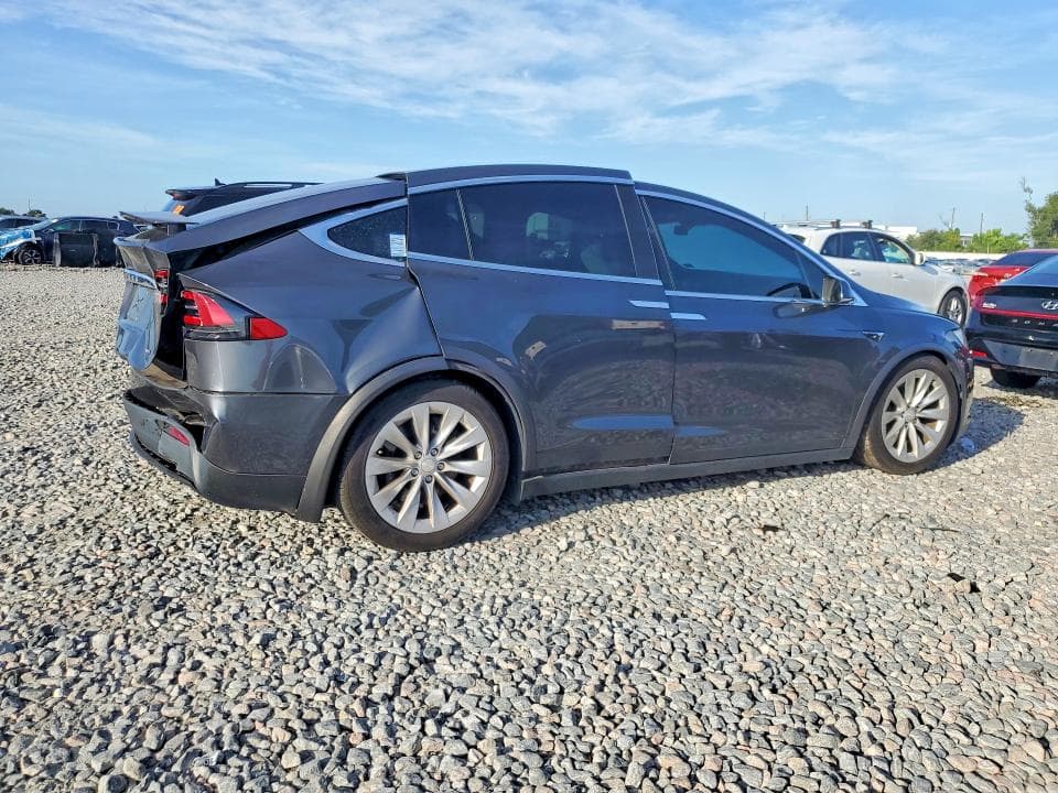 2017 TESLA MODEL X 3