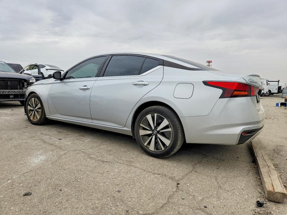 2022 NISSAN ALTIMA SV 2