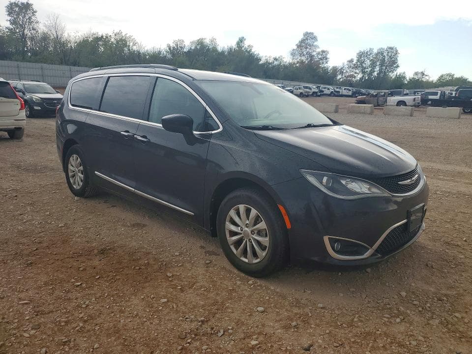 2017 CHRYSLER PACIFICA TOURING L 4